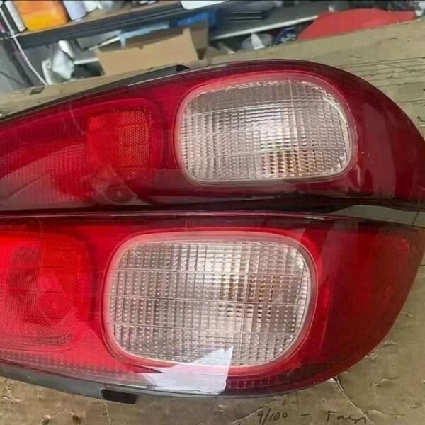Honda Integra UKDM Dc2 Tail Lights - Image 5