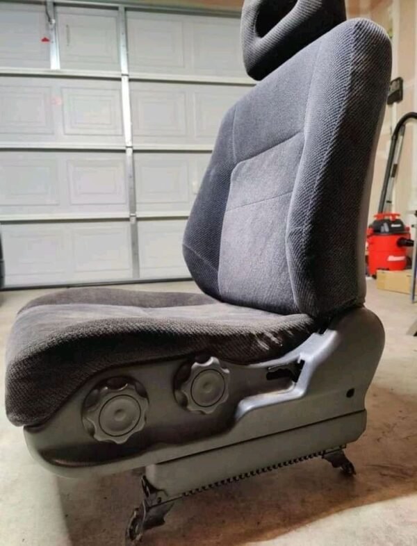 Front Seat for 2000 Honda - Image 4