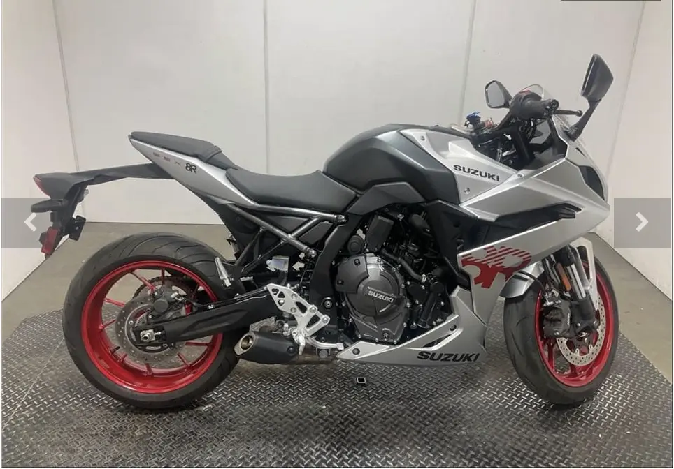 2024 SUZUKI GSX800FRQM4 GSX-8R - Image 2