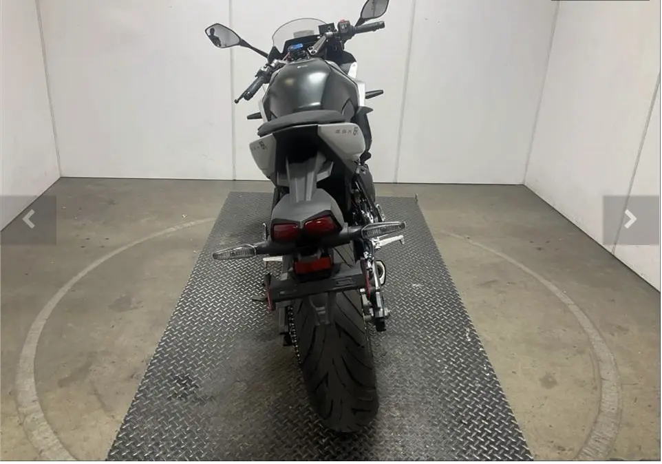 2024 SUZUKI GSX800FRQM4 GSX-8R - Image 4