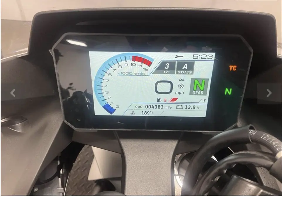 2024 SUZUKI GSX800FRQM4 GSX-8R - Image 3