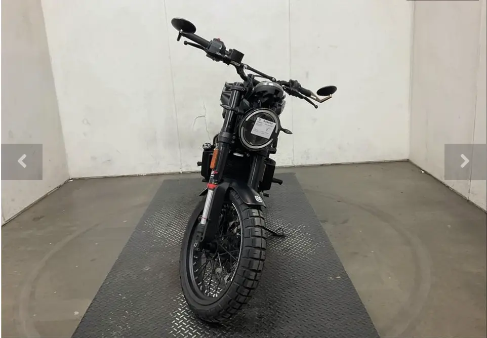 2023 HUSQVARNA SVARTPILEN 401 - Image 5