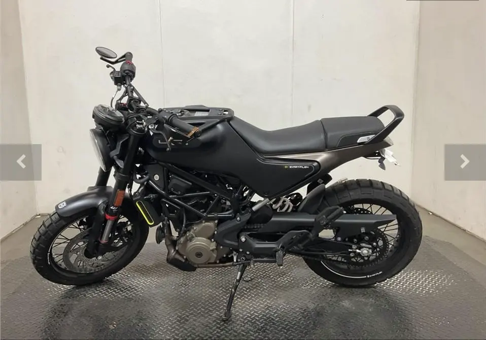 2023 HUSQVARNA SVARTPILEN 401