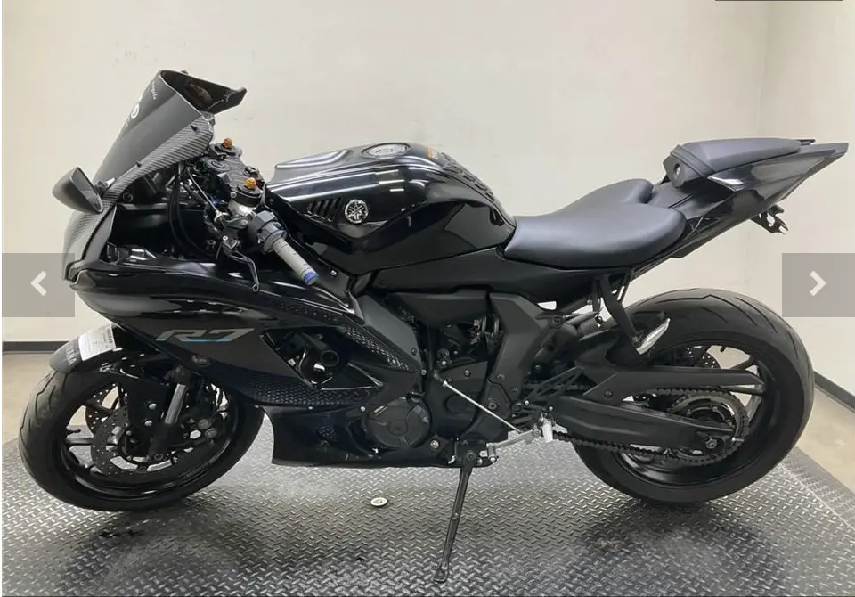 2023 YAMAHA YZF-R7