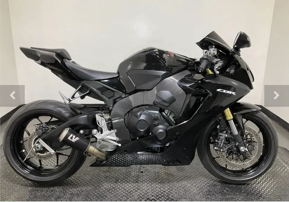 2023 HONDA CBR1000RR - Image 2