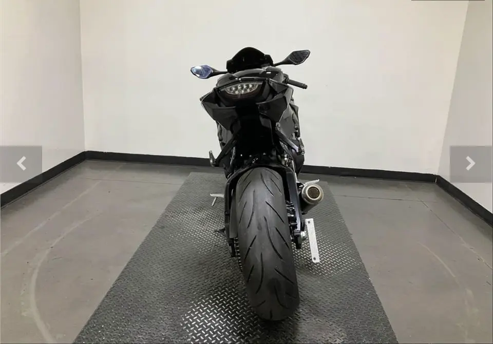 2023 HONDA CBR1000RR - Image 4