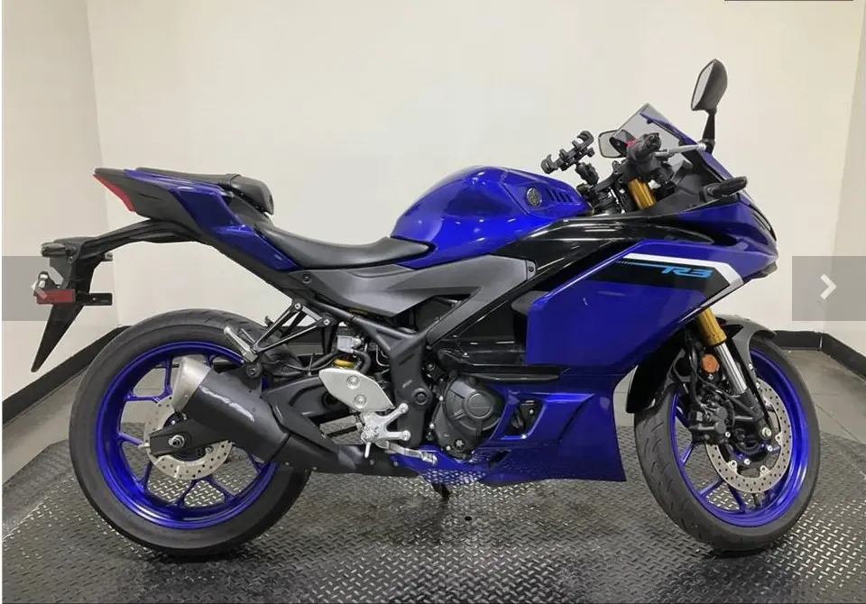 2025 YAMAHA YZF-R3 - Image 2