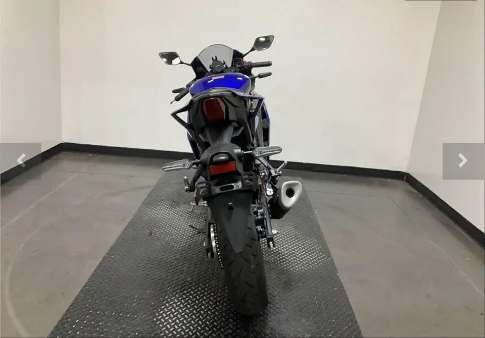 2025 YAMAHA YZF-R3 - Image 4
